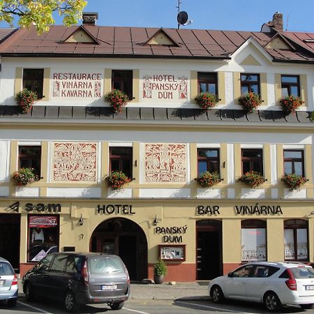 Hotel Pansky Dum ノヴェー・ムニェスト・ナ・モラヴィエ エクステリア 写真