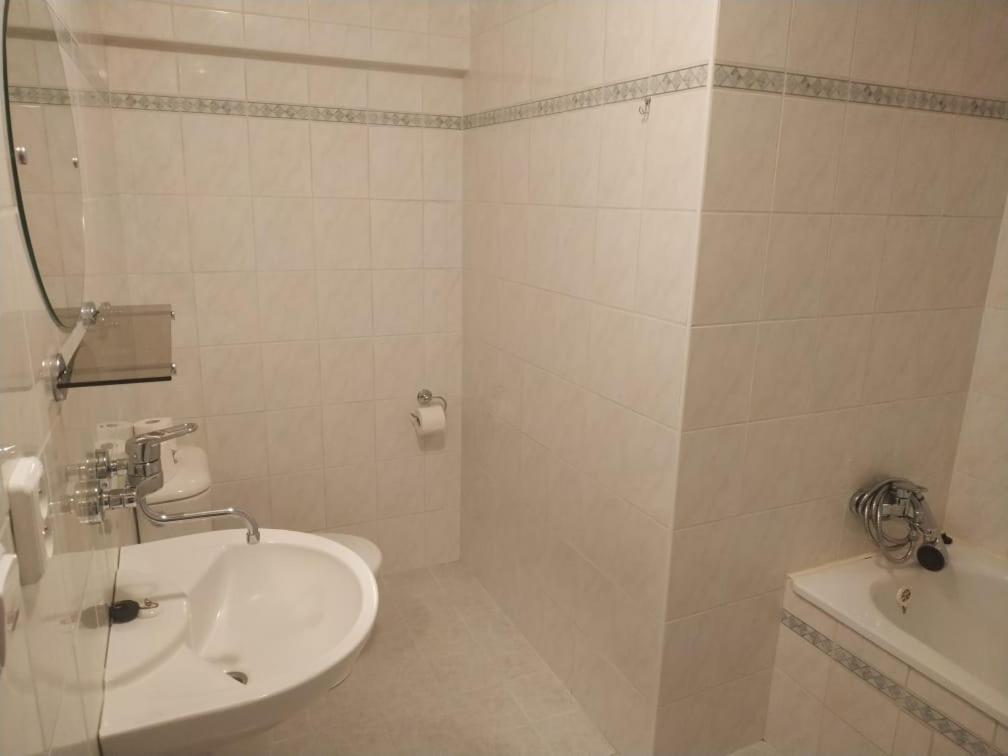 Hotel Pansky Dum ノヴェー・ムニェスト・ナ・モラヴィエ エクステリア 写真