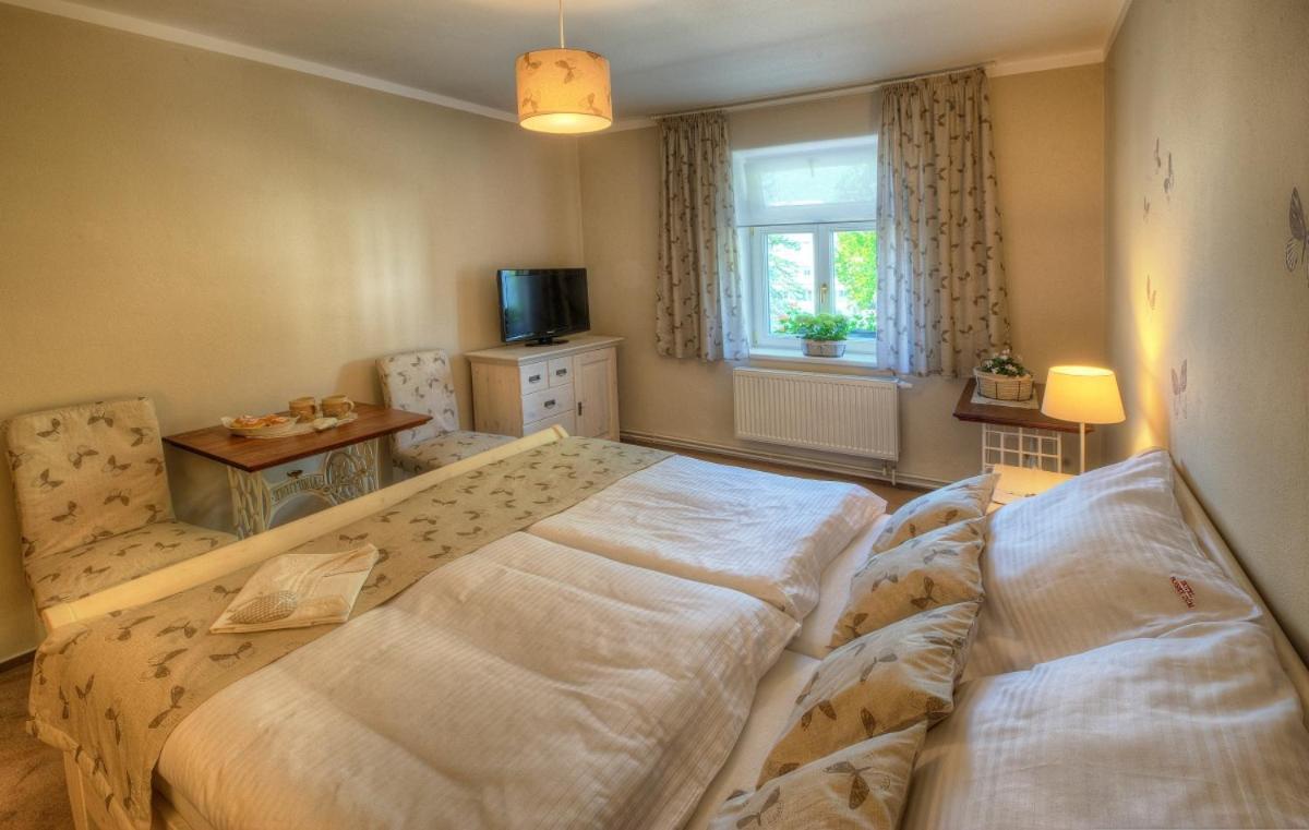 Hotel Pansky Dum ノヴェー・ムニェスト・ナ・モラヴィエ エクステリア 写真