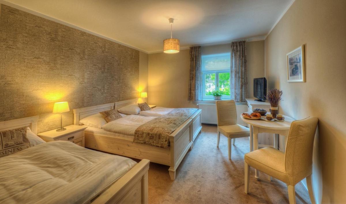 Hotel Pansky Dum ノヴェー・ムニェスト・ナ・モラヴィエ エクステリア 写真