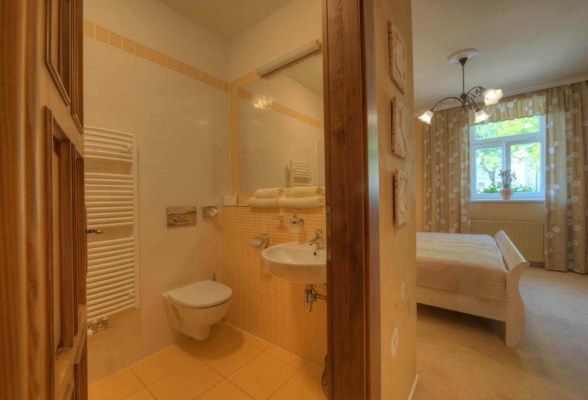 Hotel Pansky Dum ノヴェー・ムニェスト・ナ・モラヴィエ エクステリア 写真